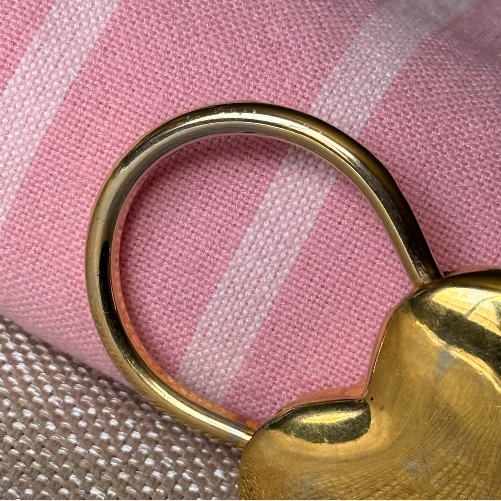 MOSCHINO BY REDWALL GOLD TONED HEART LOCK BAG CHARM 1980s Vintage Key - Picture 9 of 13